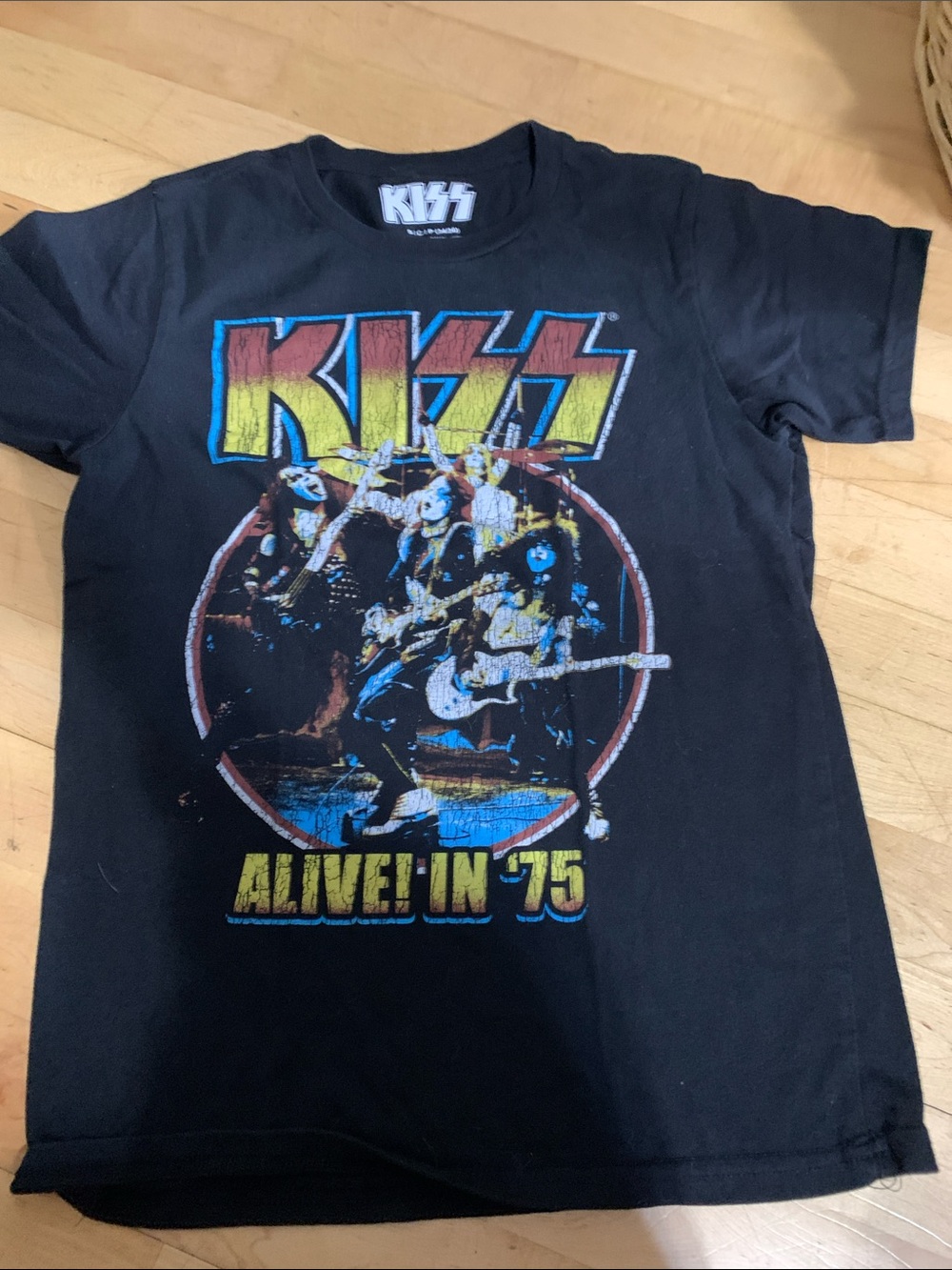 Kiss Black Short-Sleeve 'Alive! In '75' Graphic Tee